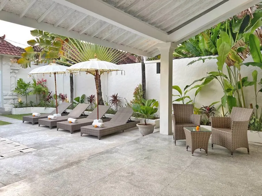 Fully Renovated Villa 3Br In Seminyak - Oberoi