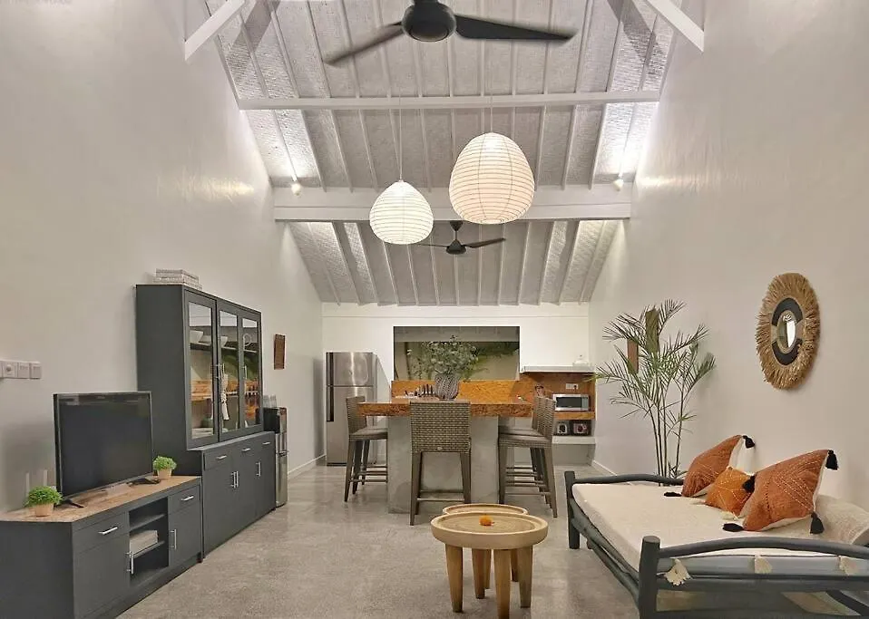 Fully Renovated Villa 3Br In Seminyak - Oberoi