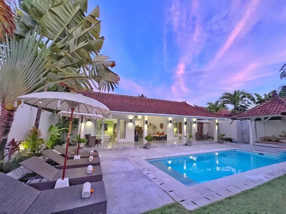 Fully Renovated Villa 3Br In Seminyak - Oberoi 0*, Seminyak (Bali)