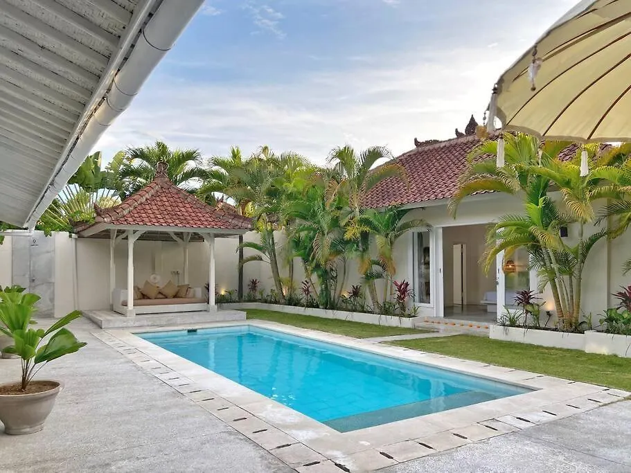 Fully Renovated Villa 3Br In Seminyak - Oberoi