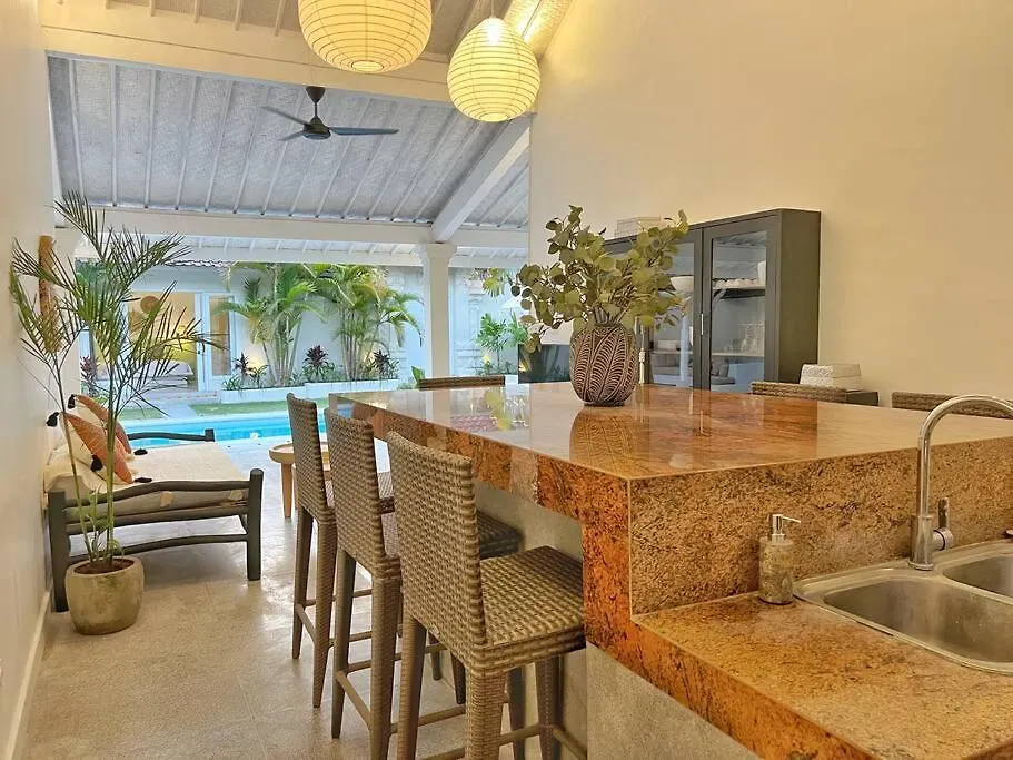 Fully Renovated Villa 3Br In Seminyak - Oberoi 0*, Seminyak (Bali)