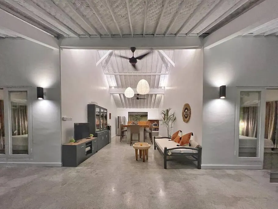 Fully Renovated Villa 3Br In Seminyak - Oberoi