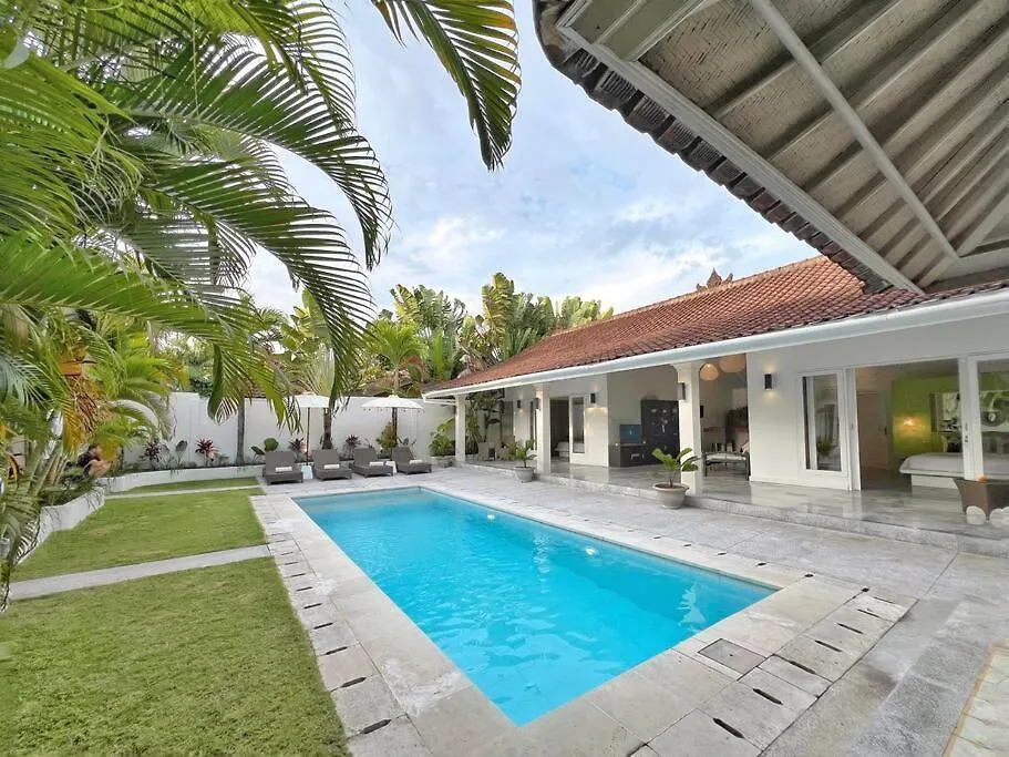 Fully Renovated Villa 3Br In Seminyak - Oberoi